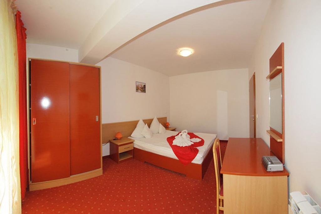 Hotel International Baile Herculane Exterior photo