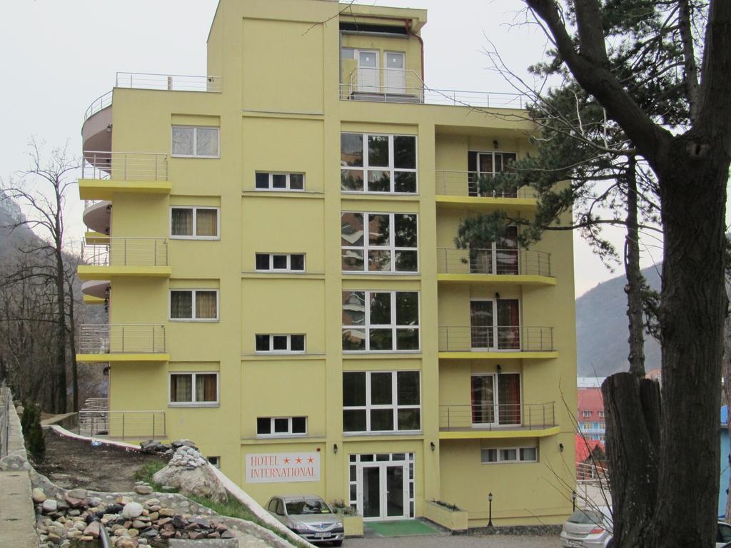 Hotel International Baile Herculane Exterior photo