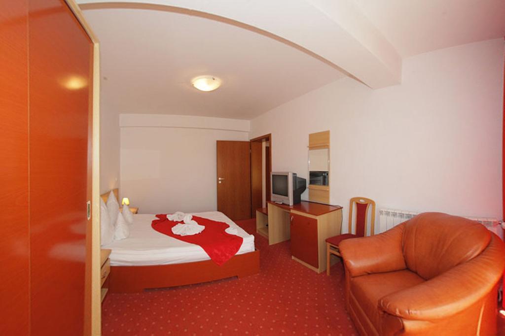 Hotel International Baile Herculane Exterior photo